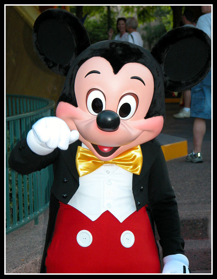 mickey-mouse-disney-costume.jpg